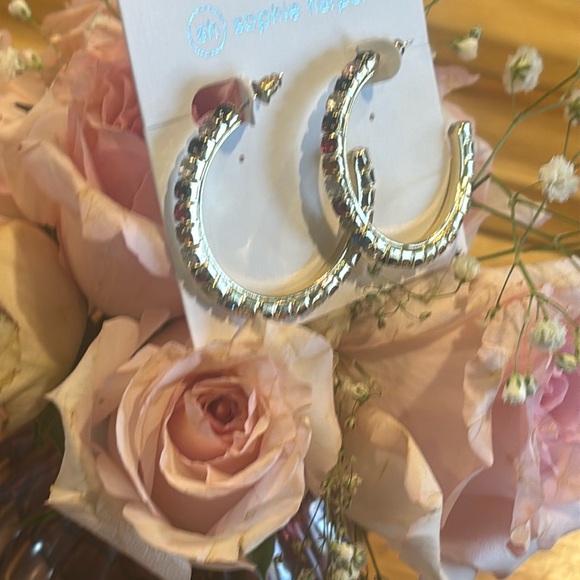 Hoops - Picture 3 of 7